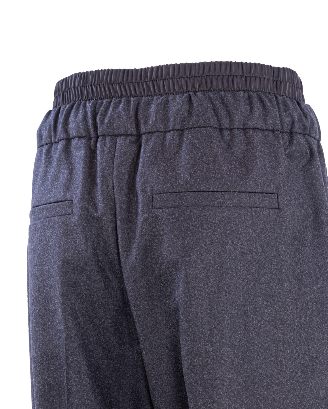 shop BRUNELLO CUCINELLI Saldi Pantalone: Brunello Cucinelli pantalone Baggy Cigarette in flanella di lana vergine con Satin Waistband Insert.
Pantalone pull-up con coulisse.
Fascia elasticizzata in vita.
Tasche frontali.
Tasche posteriori a filetto.
Composizione: 100% Lana vergine.
Fabbricato in Italia.. ME226P8453-C005 number 1746654
